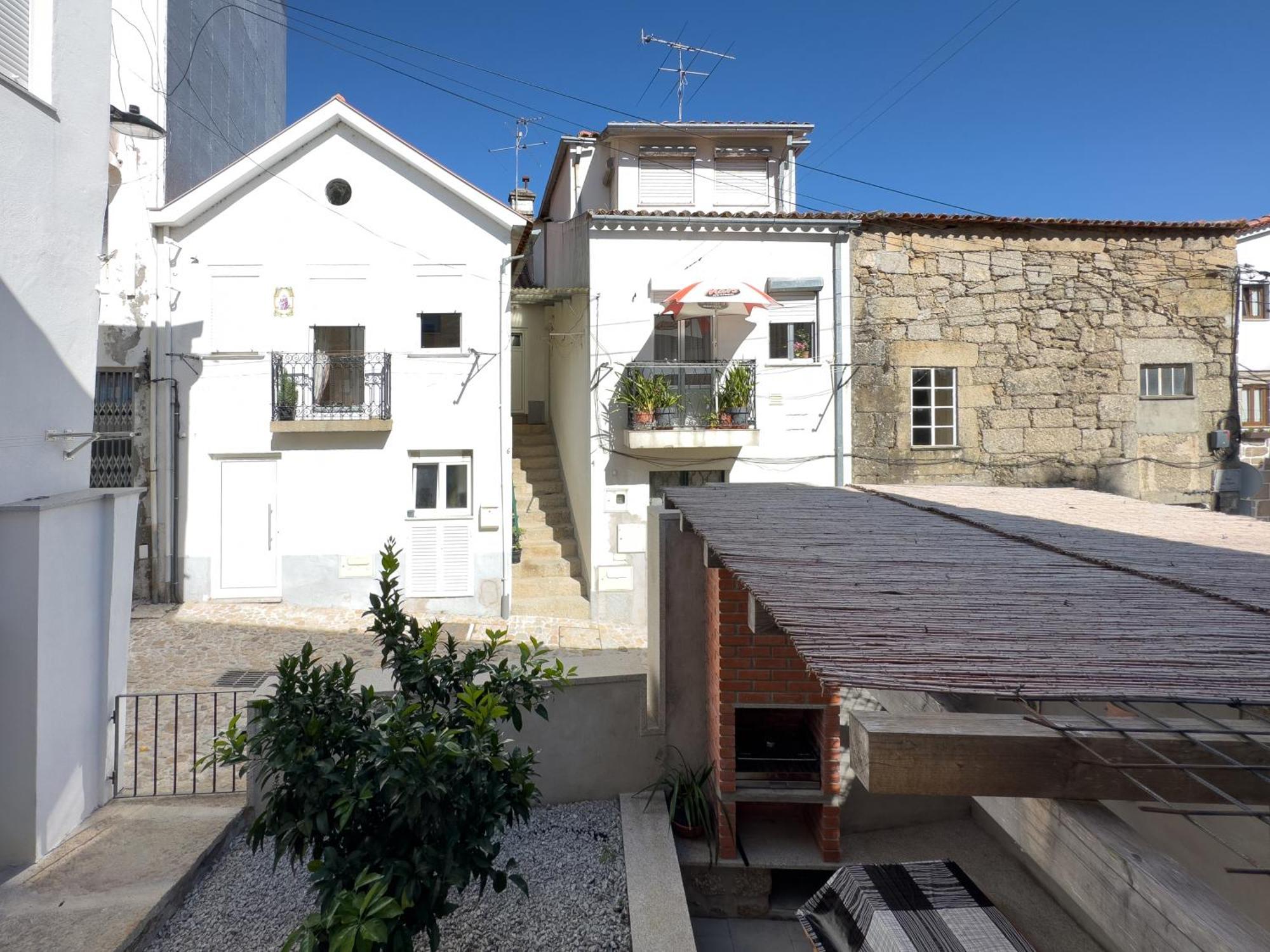 Casa Das Flores Oliveira do Hospital Luaran gambar
